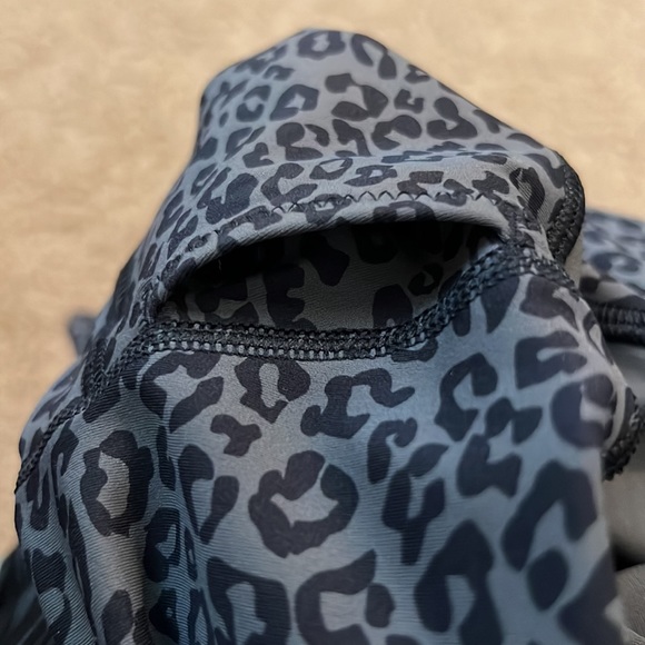 CAROVIA Women's Black/Grey Cheetah Print High Waisted Yoga Leggings Size Small - Picture 7 of 11